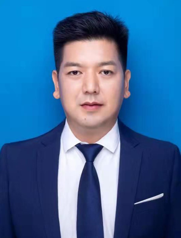 執(zhí)行會長  張俊 創(chuàng)拓控股集團有限公司總經理